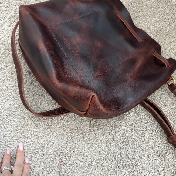 Portland leather Elegant Brown Leather Bucket Bag - Picture 10 of 13